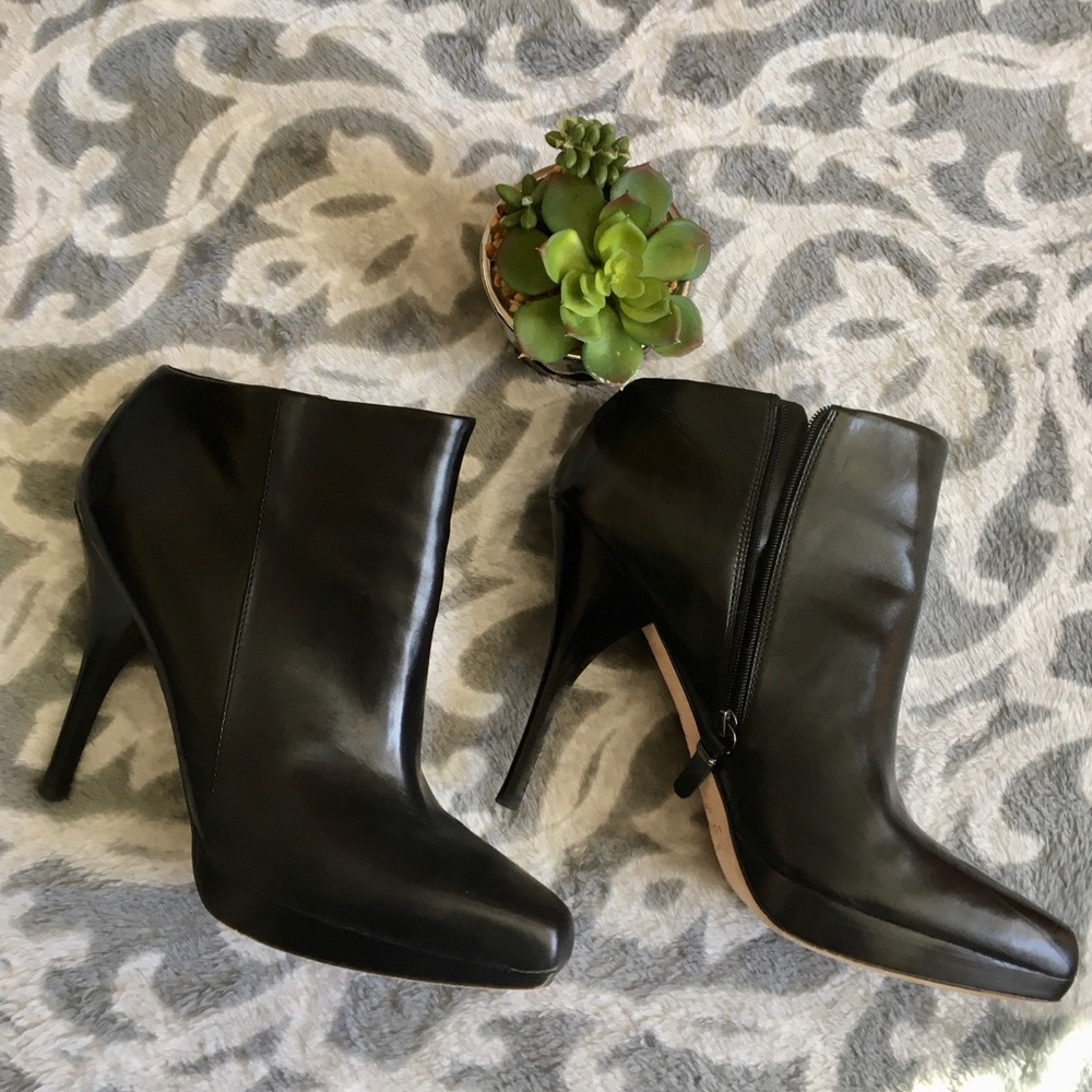 Via Spiga Women Stiletto Black Leather Heel Bootie